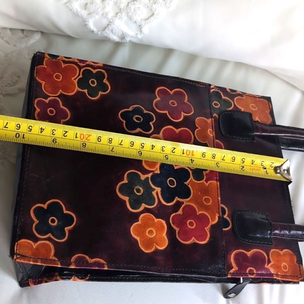 100% Genuine Leather Plum Colored 🏵️Flower Power -Vintage Leather Handbag/Tote - Picture 11 of 15